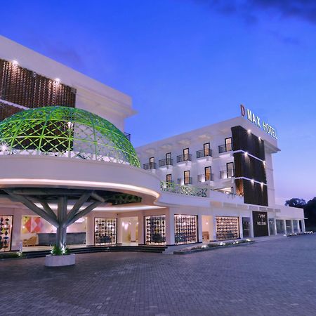 D'Max Hotel & Convention Lombok Praya Extérieur photo