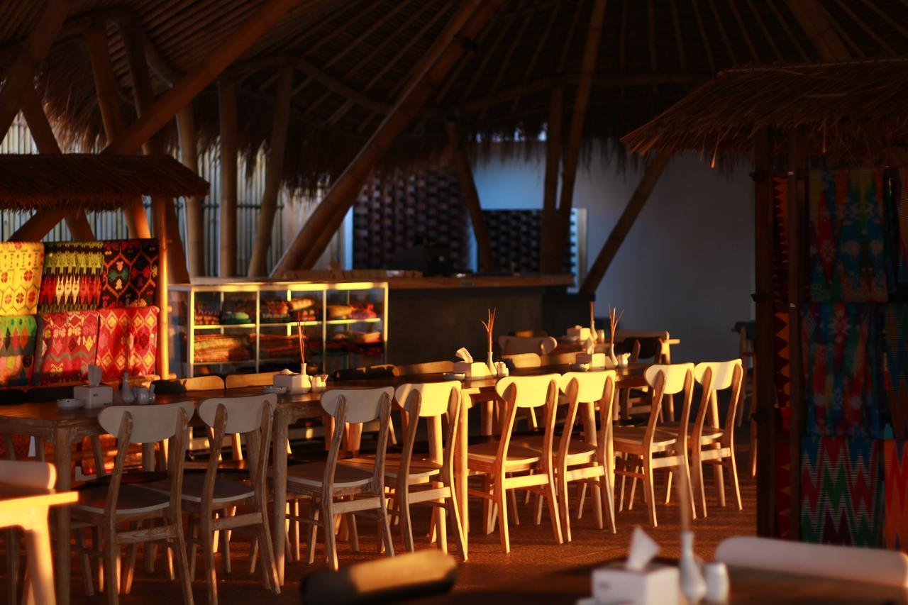 D'Max Hotel & Convention Lombok Praya Extérieur photo