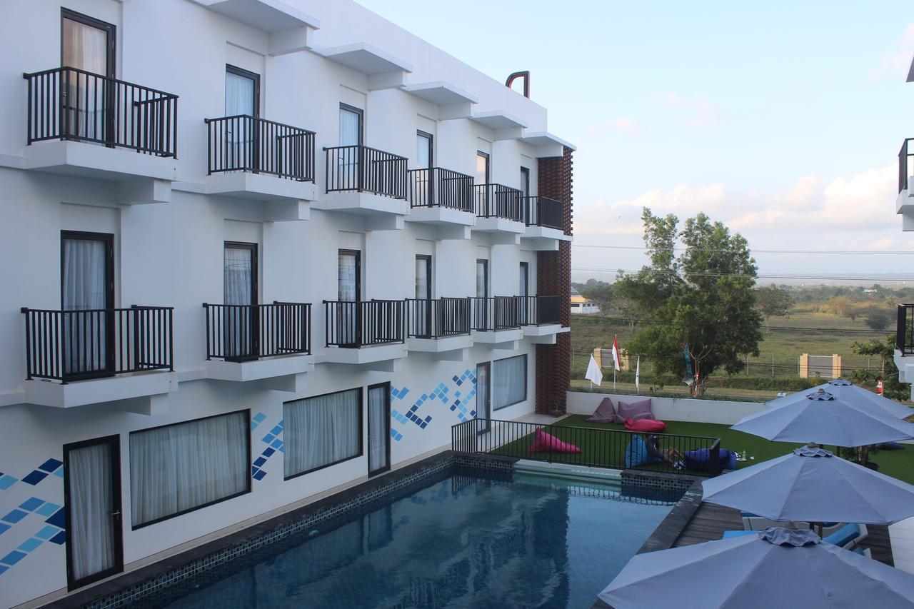 D'Max Hotel & Convention Lombok Praya Extérieur photo