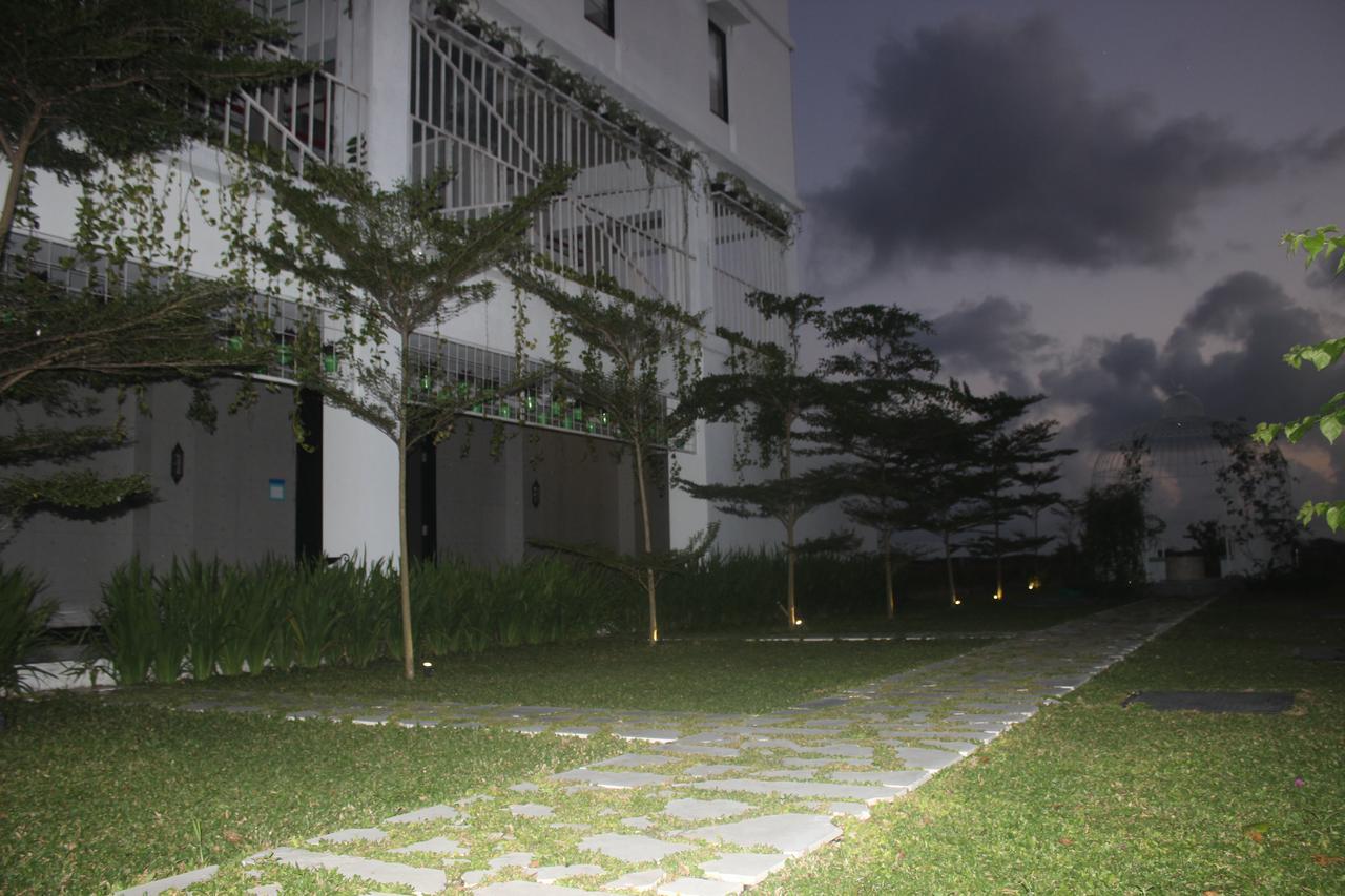 D'Max Hotel & Convention Lombok Praya Extérieur photo