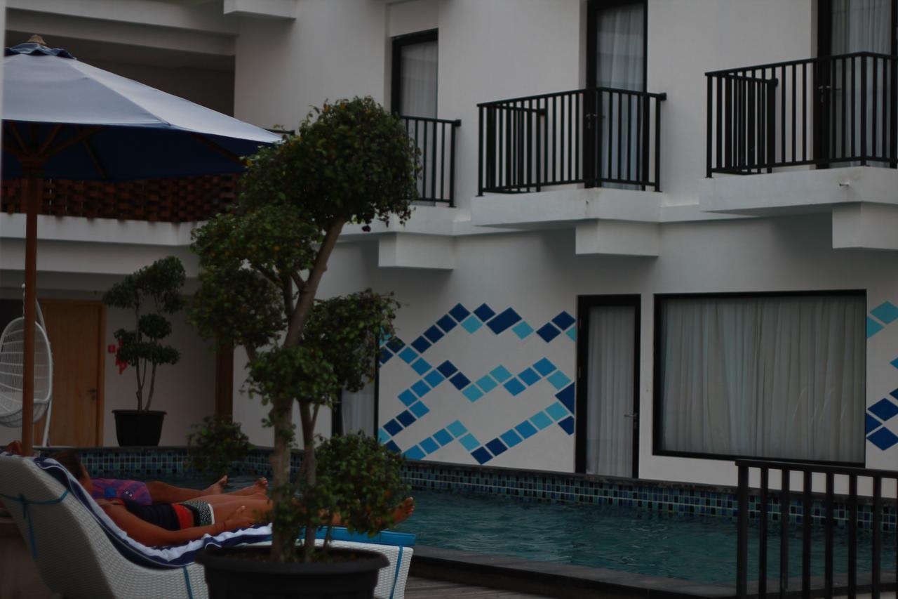 D'Max Hotel & Convention Lombok Praya Extérieur photo